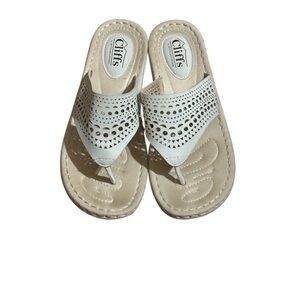 White Mountain•Tan|Cream White Sandals